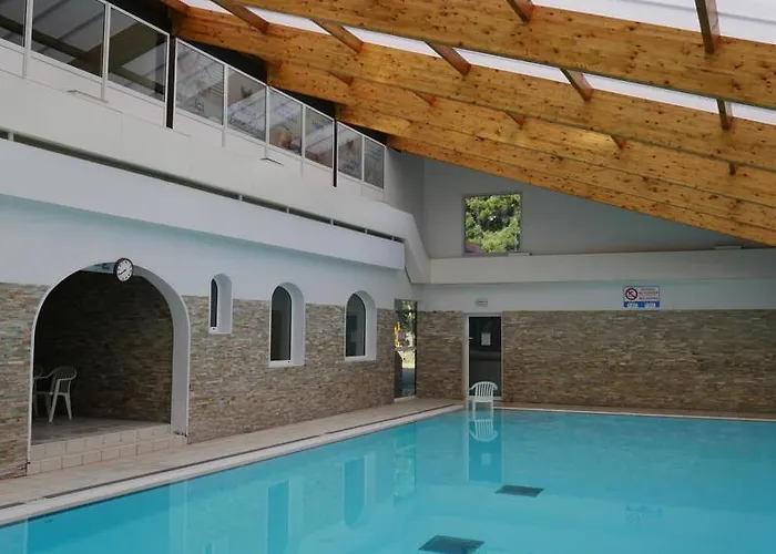 Chez Kevin & Elise Кемпинг Сен-Жан-де-Мон