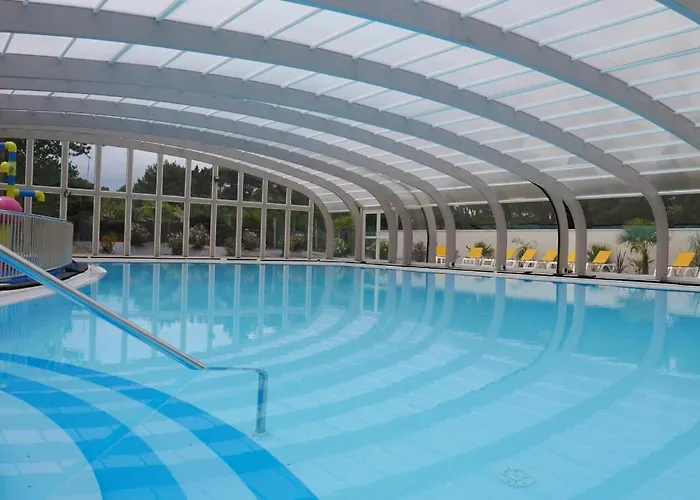 Chez Kevin & Elise Кемпинг Сен-Жан-де-Мон